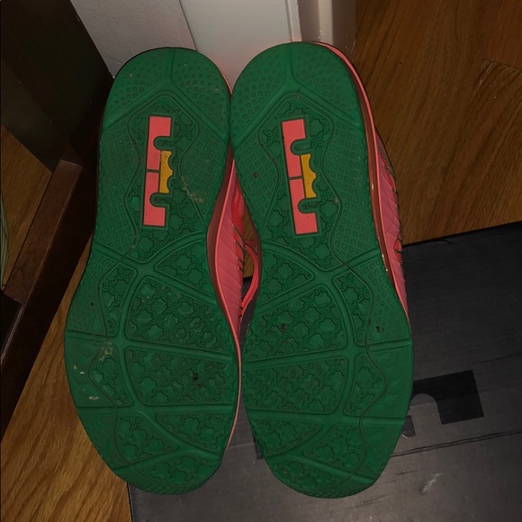 AirMax Lebron 10 lows 9/10 condition worn once. - Picture 3 of 4